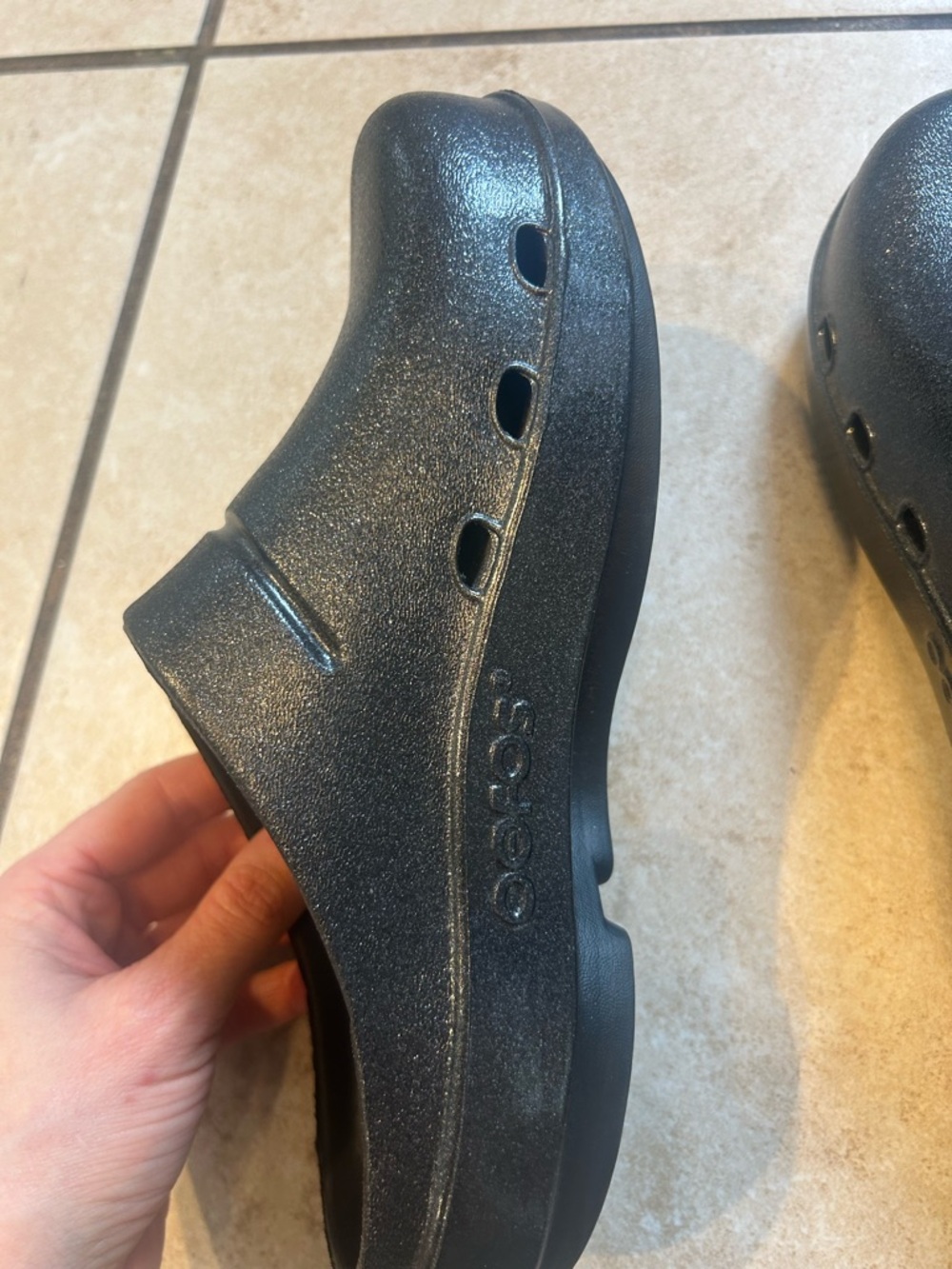 OOFOS OOcloog Luxe clogs women's size 8 men's size 6 black sparkle - Picture 4 of 6